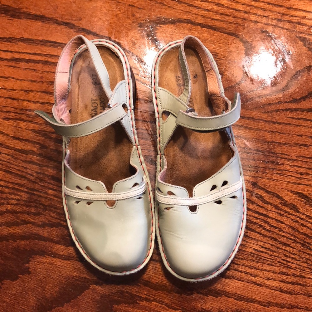 NAOT size 37